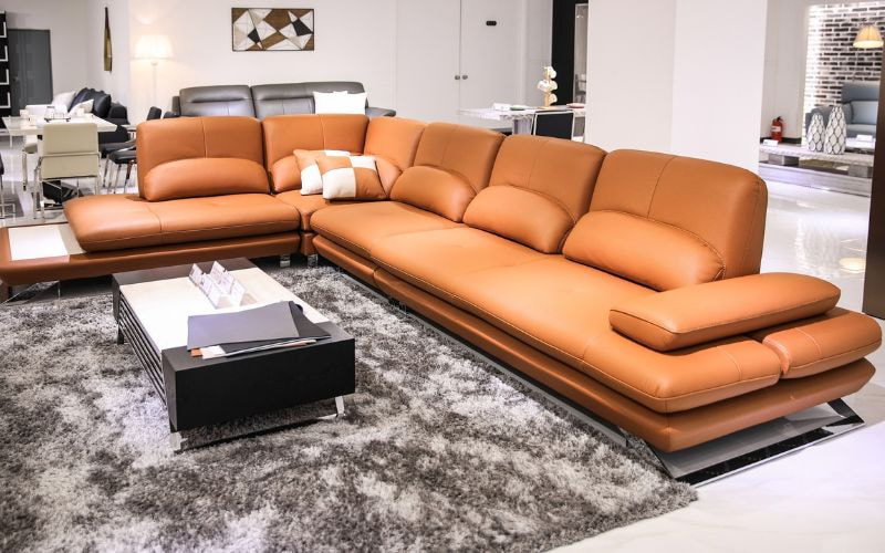 Sofa cho nhà trần thấp: Chọn sao để phòng khách thoáng?